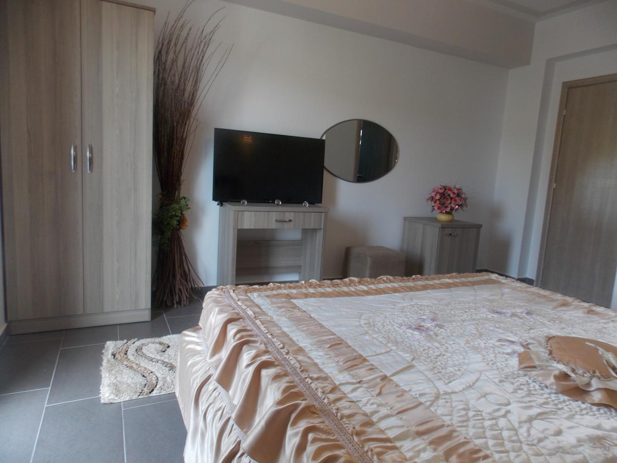 Hotel Irini Sarandë 외부 사진